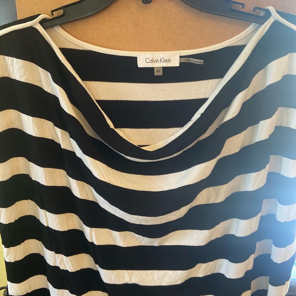 Calvin Klein black and white strip top OX